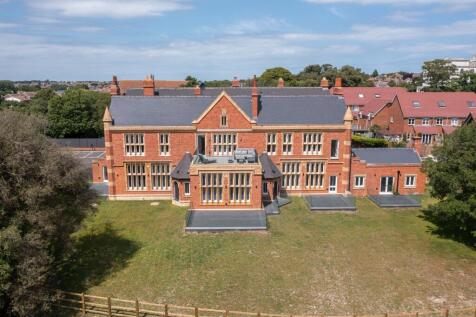 Courtstairs Manor, Ramsgate, Kent, CT11 3 bed apartment for sale