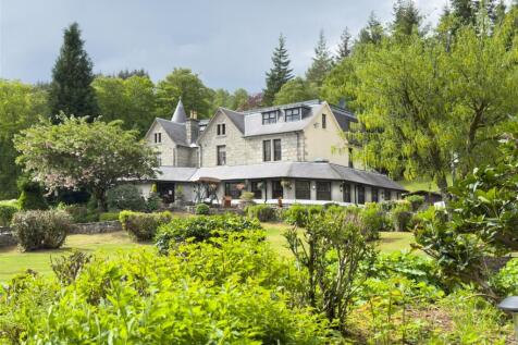 Detached house for sale