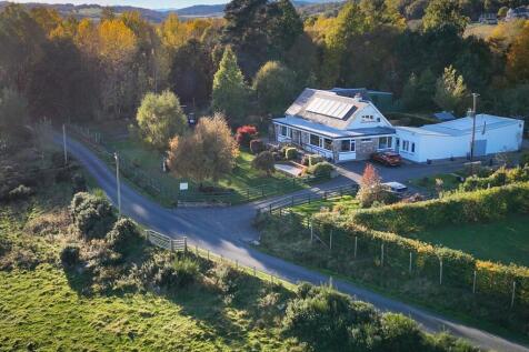 Detached house for sale