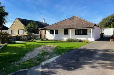 Chichester Avenue, Hayling Island... 3 bed detached bungalow for sale