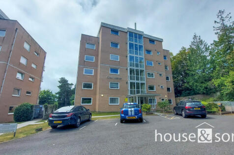St Valerie Road, Meyrick Park... 2 bed apartment for sale