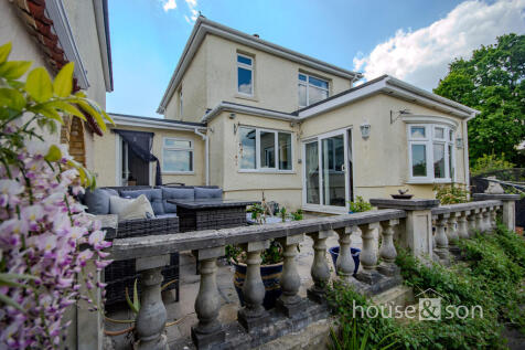 Heather Road, Bournemouth 3 bed detached house for sale