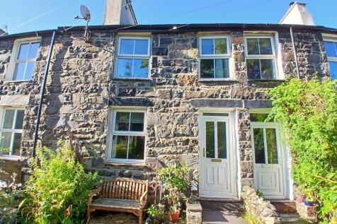 Fron Goch, Llanberis LL55 2 bed terraced house for sale