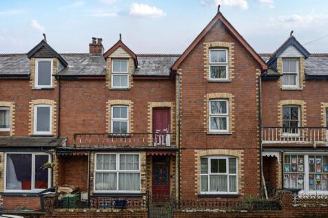 5 bedroom terraced house for sale
