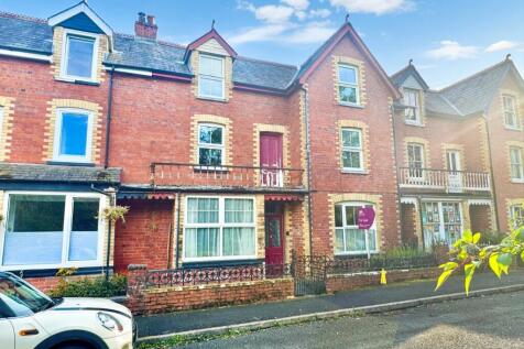 5 bedroom terraced house for sale