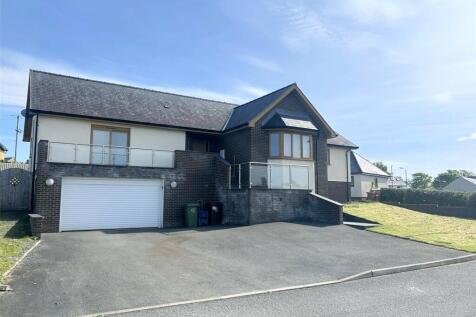 4 bedroom bungalow for sale