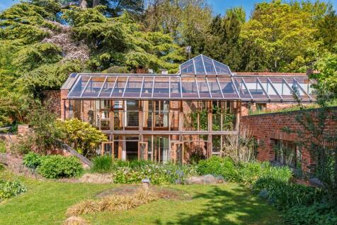 6 bedroom house for sale
