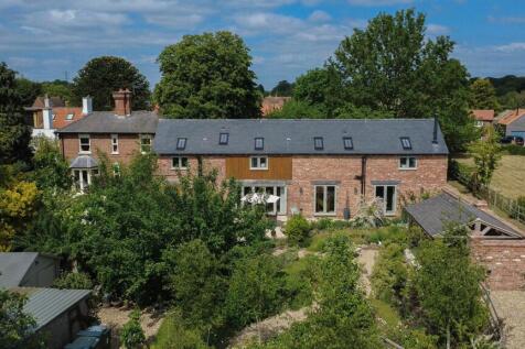 3 bedroom barn conversion for sale