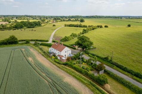3 bedroom cottage for sale
