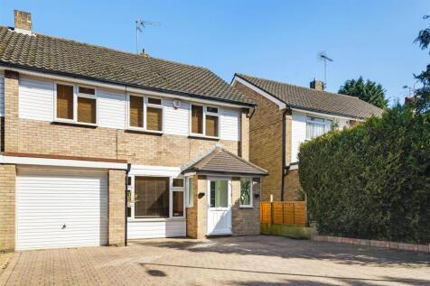 4 bedroom semi-detached house for sale