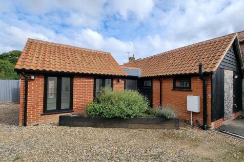 1 bedroom detached bungalow for sale