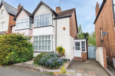 3 bedroom semi-detached house for sale