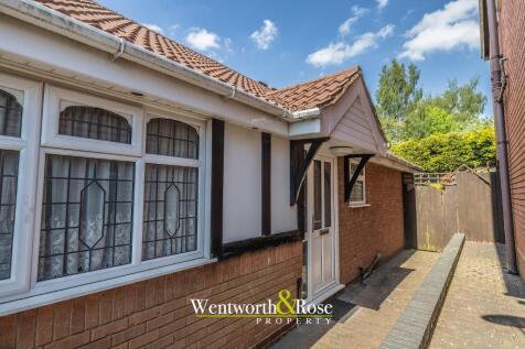 2 bedroom detached house for sale