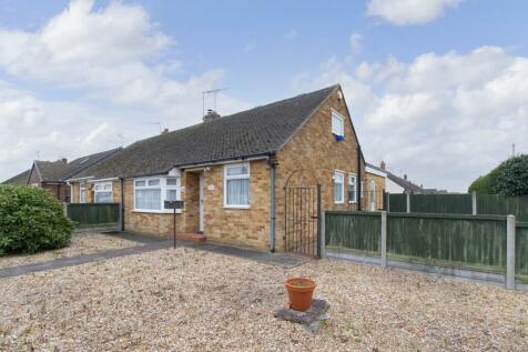 2 bedroom semi-detached bungalow for sale