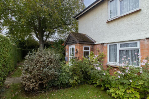 2 bedroom semi-detached house for sale