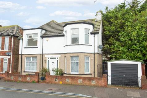 Fleetwood Avenue, Herne Bay, Kent, CT6 3 bed detached house for sale