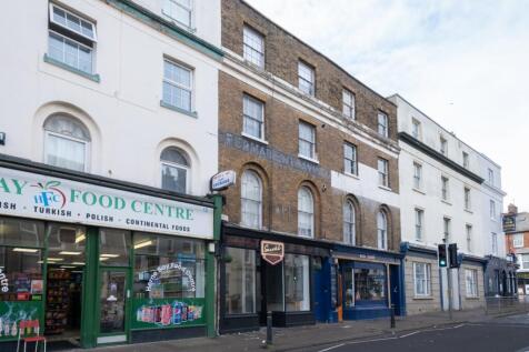 High Street, Herne Bay, Kent, CT6 2 bed flat for sale