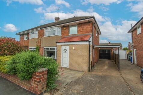 3 bedroom semi-detached house for sale