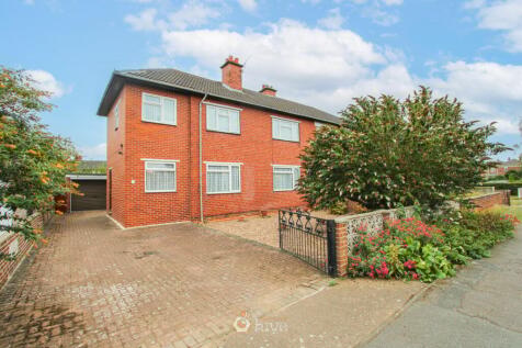 4 bedroom semi-detached house for sale