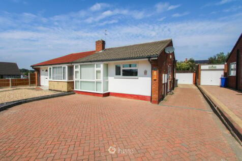 2 bedroom semi-detached bungalow for sale