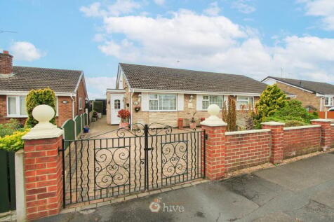2 bedroom semi-detached bungalow for sale