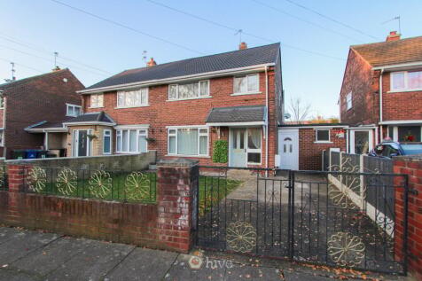 3 bedroom semi-detached house for sale