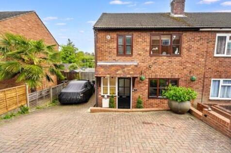 Sunnyside, Stansted Mountfitchet CM24 3 bed semi