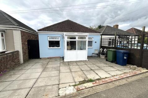 March PE15 2 bed detached bungalow for sale