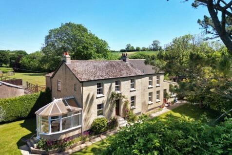 6 bedroom farm house for sale