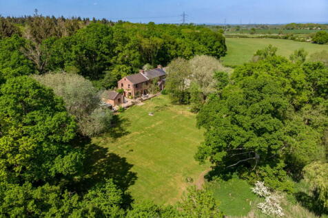 5 bedroom semi-detached house for sale