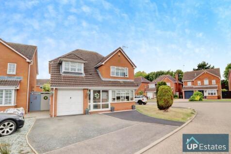 4 bedroom detached house for sale