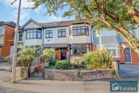 Elmhurst Drive, South Woodford, E18... 3 bed terraced house for sale