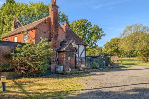 Dorking Road, Kingsfold 3 bed detached house for sale