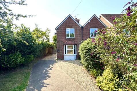4 Station Villas, Station Approach 3 bed semi