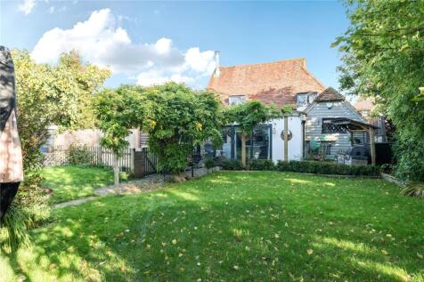 London Road, Pulborough 3 bed detached house for sale