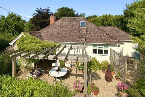 Broomers Hill Lane, Pulborough 2 bed detached house for sale