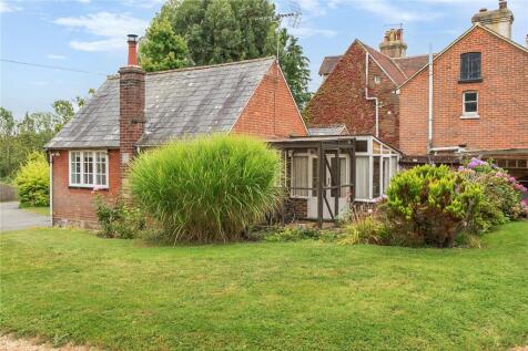 Rye Road, Hawkhurst 2 bed bungalow for sale