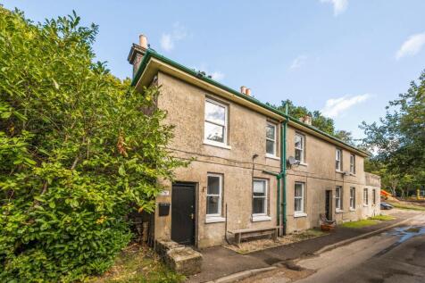 Blackhurst Park, Halls Hole Road 5 bed semi