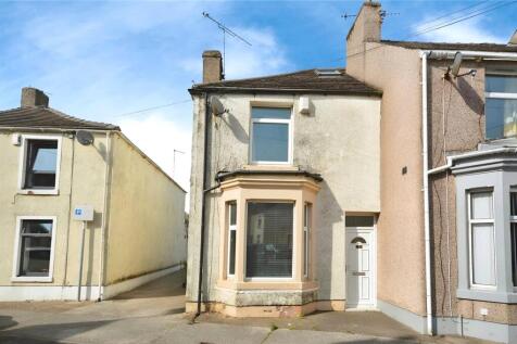 Gladstone Street, Cumbria CA14 2 bed terraced house for sale