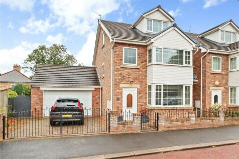 5 bedroom detached house for sale