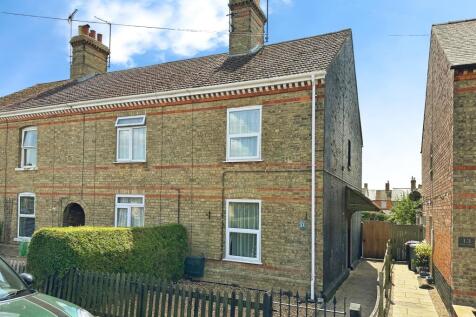 2 bedroom end of terrace house for sale