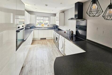 Bolton Road, Greater Manchester BL8 4 bed terraced house for sale