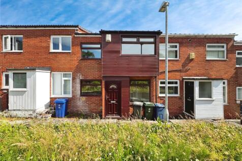 3 bedroom terraced house for sale