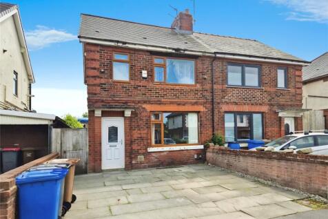Oakfield Drive, Manchester M38 3 bed semi