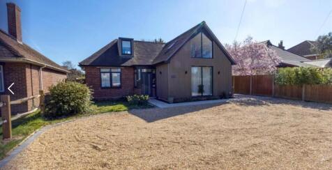4 bedroom detached bungalow for sale