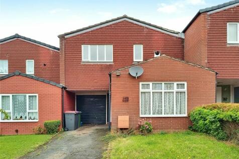 3 bedroom link detached house for sale