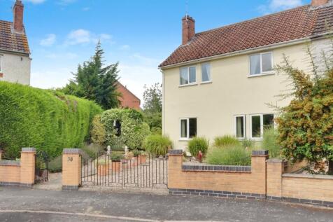 3 bedroom semi-detached house for sale