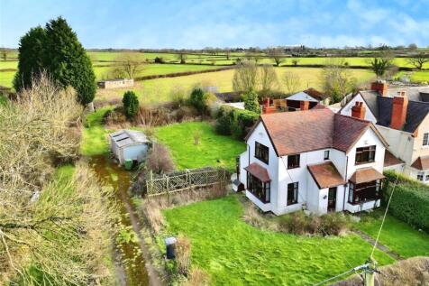Coventry Road, Bedworth CV12 3 bed detached house for sale