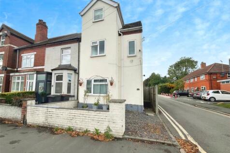 Leicester Road, Warwickshire CV12 4 bed end of terrace house for sale