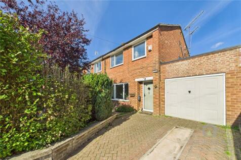 Kings Lane, Wellingborough NN9 3 bed semi